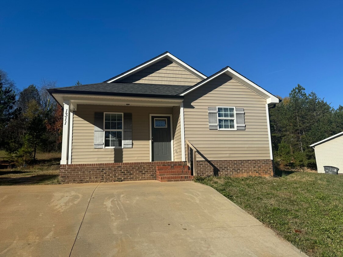 Foto principal - Like new home! Convenient Kannapolis locat...