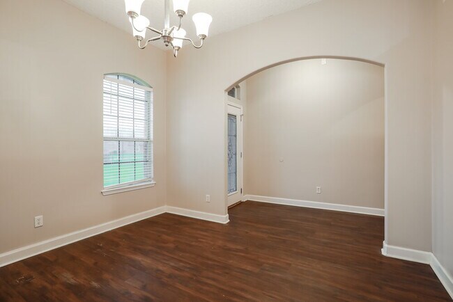 Foto del edificio - 299 Thornbrook Ct