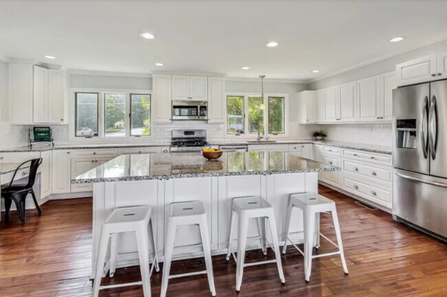 Foto del edificio - 36856 N Hickory Ct