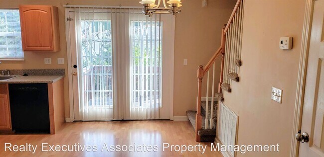 Foto del edificio - 2 br, 2.5 bath House - 806 Blue Spruce Way