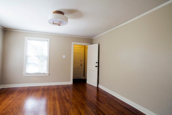 Building Photo - 615 Lakeland Dr