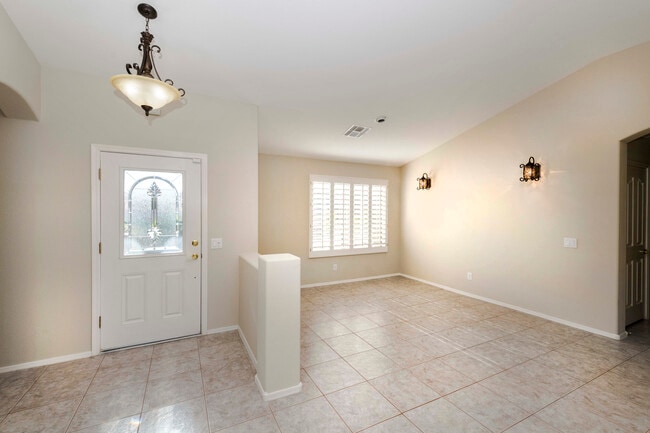 Building Photo - 24722 S Briarcrest Dr