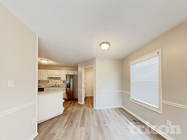 Foto del edificio - 437 Bradford Cir