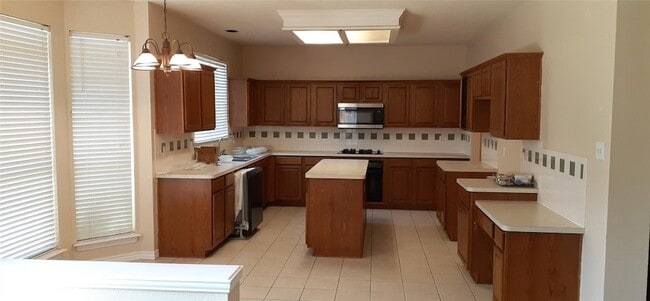 Building Photo - 4526 Julian Dr