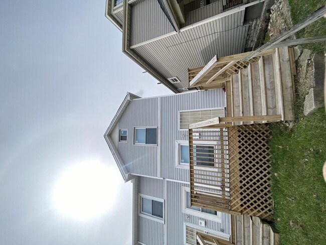 Building Photo - 1160 Haviland Ave
