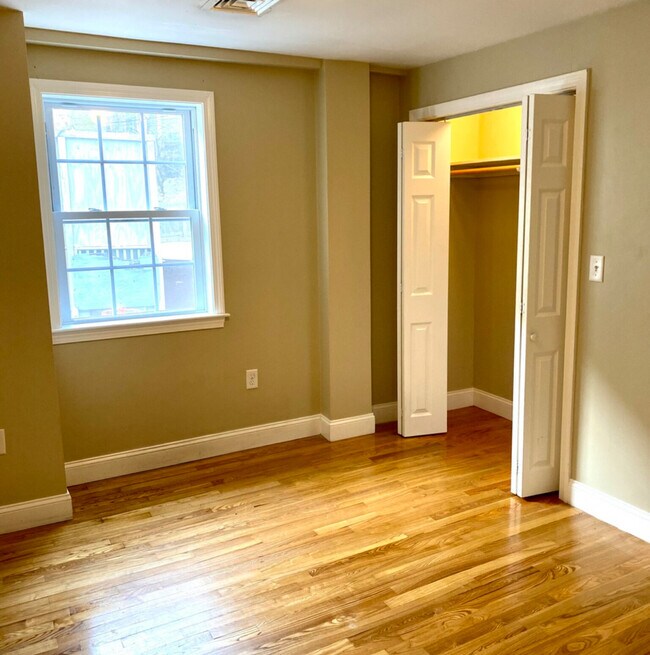 Building Photo - 3 Nira Ave