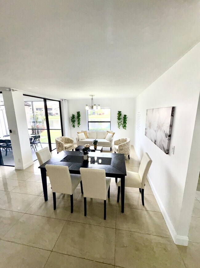 Foto del edificio - 8625 Boca Glades Blvd W