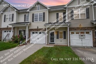 Building Photo - 402 Beaumont Cir
