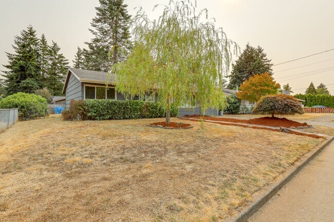 Foto del edificio - Cute 3 bedroom with spacious backyard