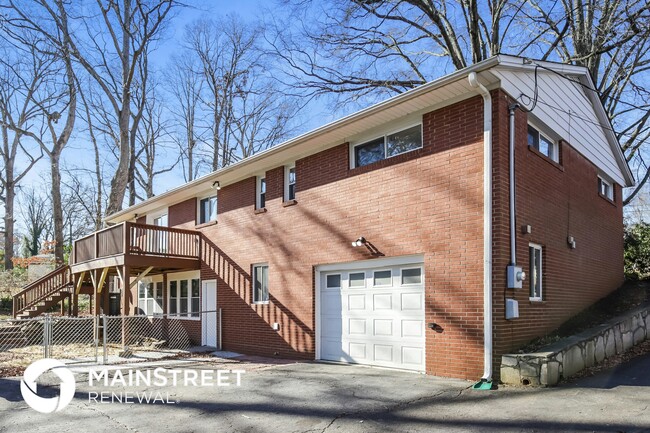 Building Photo - 1521 Drumcliffe Rd SW