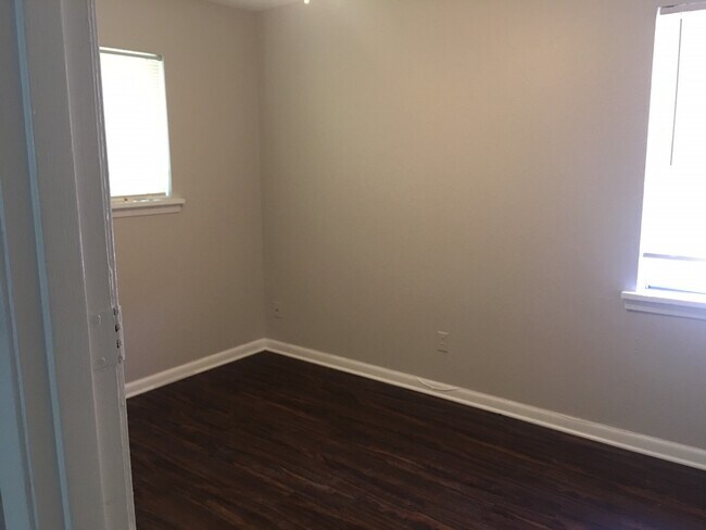 Foto del edificio - LINWOOD- section 8 approved