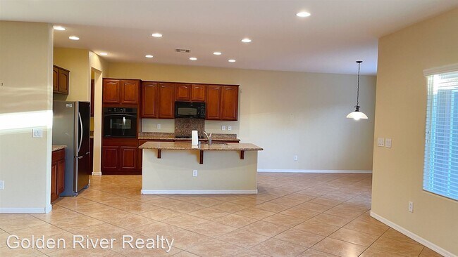 Building Photo - 3 br, 3 bath House - 2289 Merrimack Valley...
