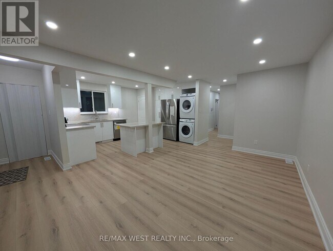 Photo du bâtiment - 198 Cherrywood Dr