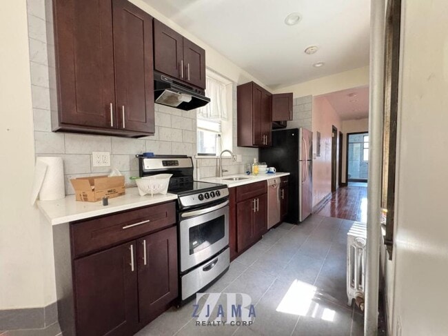 Building Photo - 3 bedroom in Brooklyn NY 11215