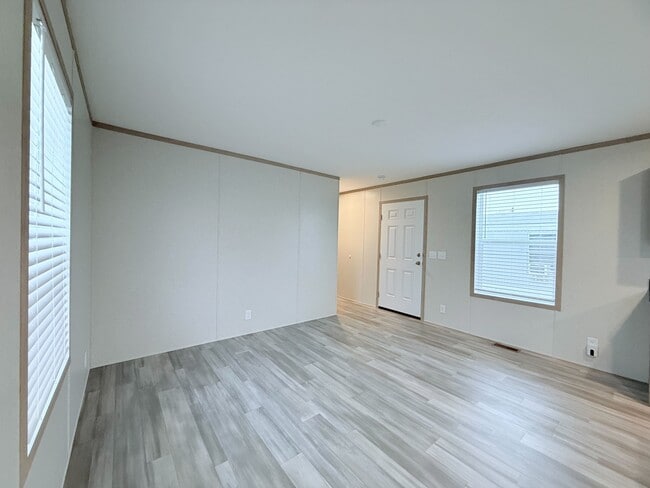 Building Photo - 29669 Danbury Ct