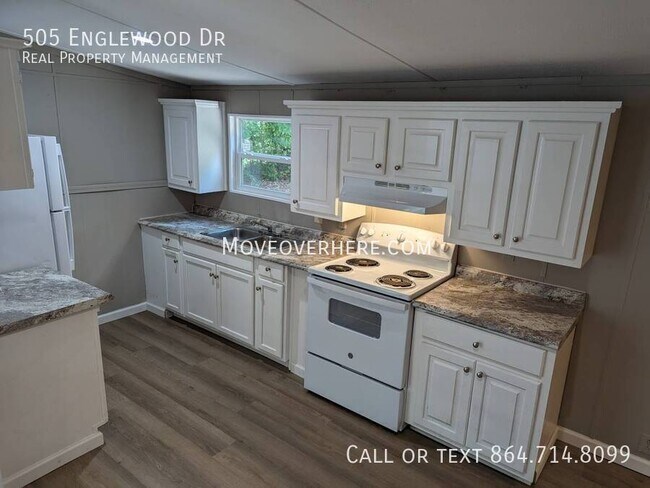 Building Photo - 505 Englewood Dr