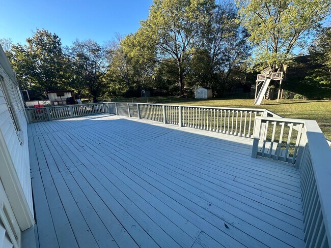 Foto del edificio - FOR LEASE - 3 bed, 2 bath, 1400 sqft single-family home