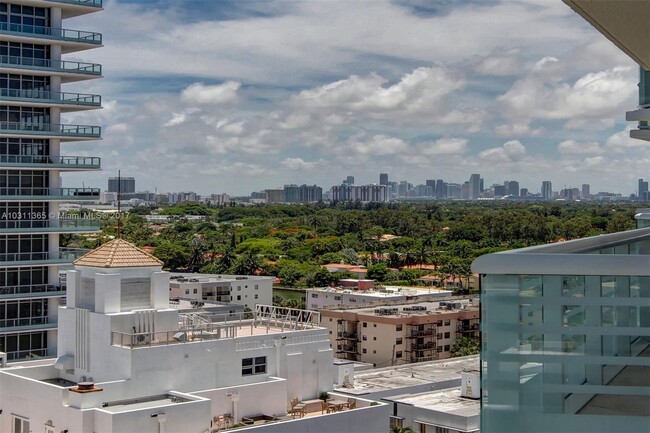 Foto del edificio - 3801 Collins Ave