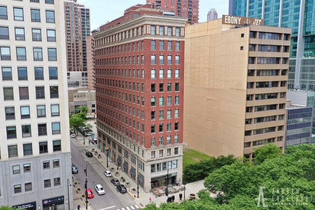 Building Photo - 888 S Michigan Ave