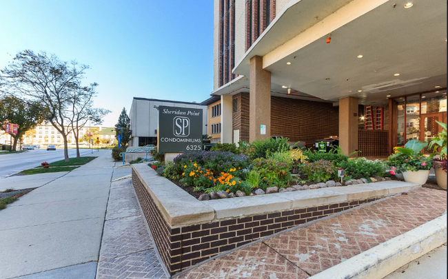 Foto del edificio - 6325 N Sheridan Rd