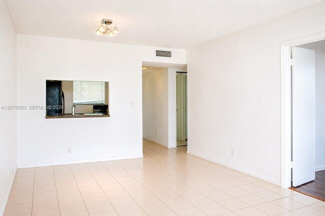 Foto del edificio - 9230 Lagoon Pl