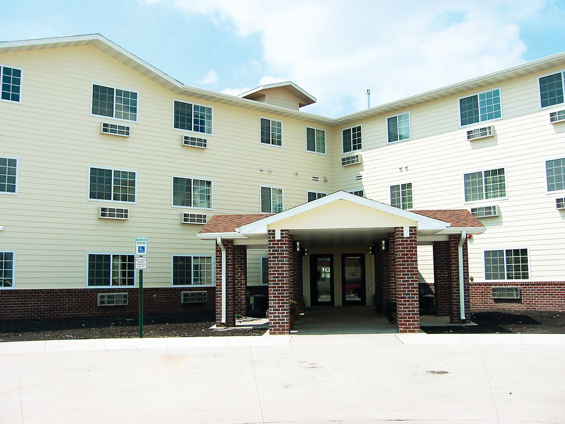 Entrada - Fieldstone Village Senior Apartments-55+