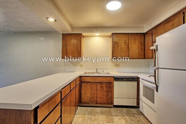 Foto del edificio - Unit #4- 2 Bed, 1 Bath Unit in Battle Grou...