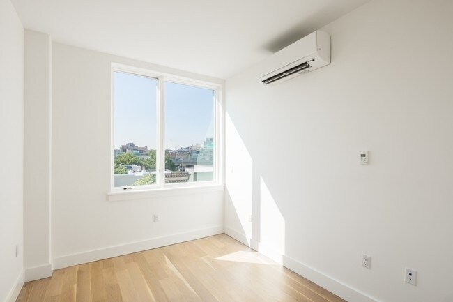 Building Photo - 137 Bayard St