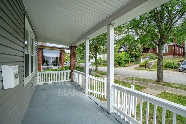 Building Photo - 22 Glen Este Pl