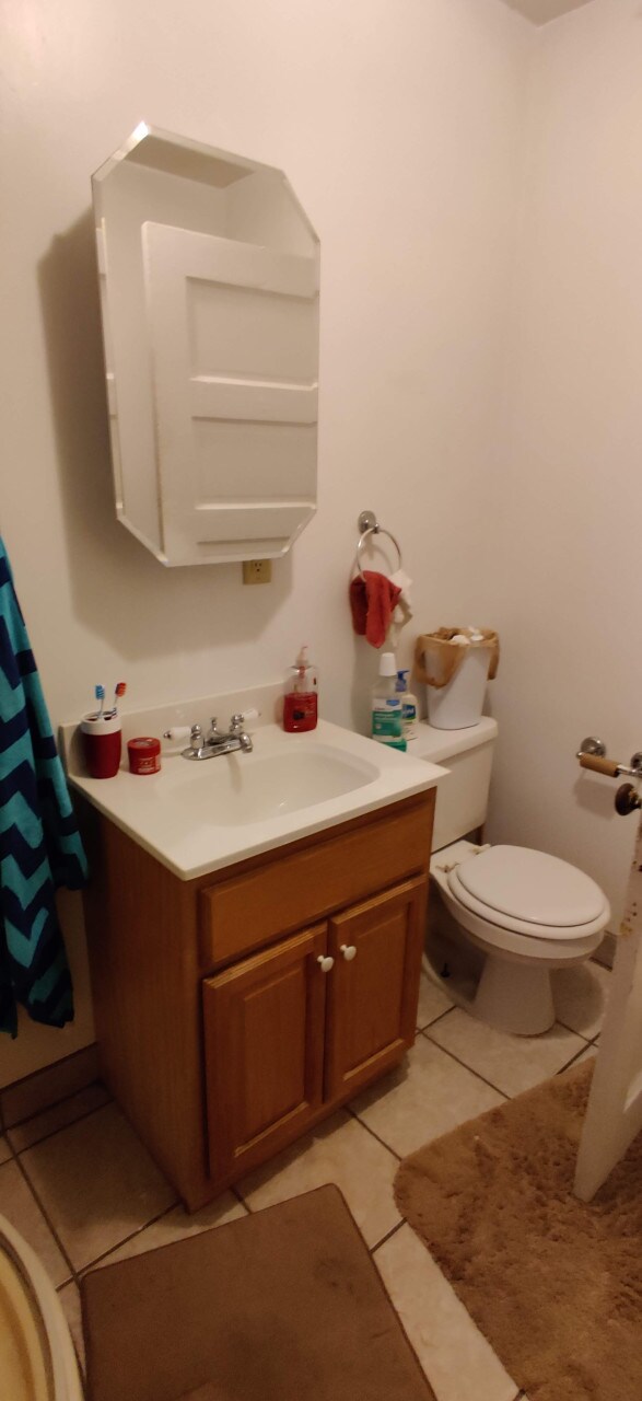 Building Photo - 504 Duplex