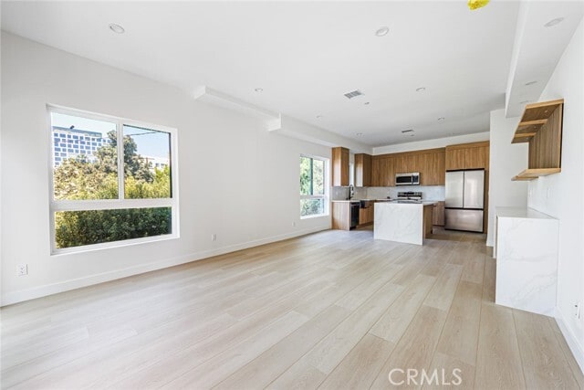 Building Photo - 1330 Tamarind Ave