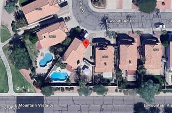 Building Photo - 2901 E Woodland Dr