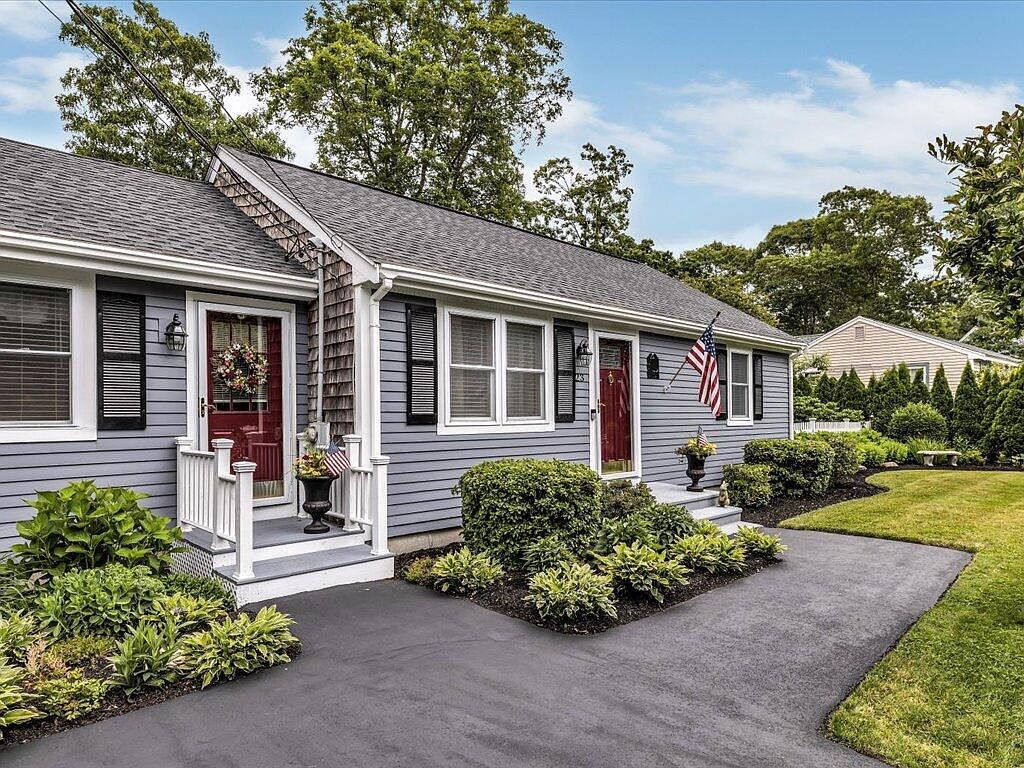 23 Ships Anchor Dr, Mashpee, MA 02649 House for Rent in Mashpee, MA