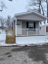 Building Photo - 3011 N Garfield Rd