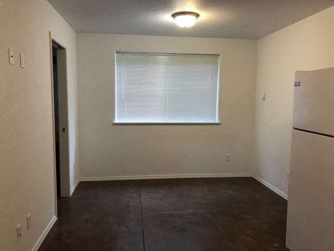 Building Photo - 247s59