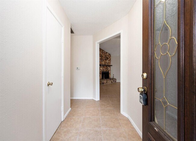 Foto del edificio - 10707 Forest Leaf Dr