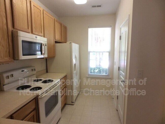 Foto del edificio - 5009 Sunset Ridge Ct