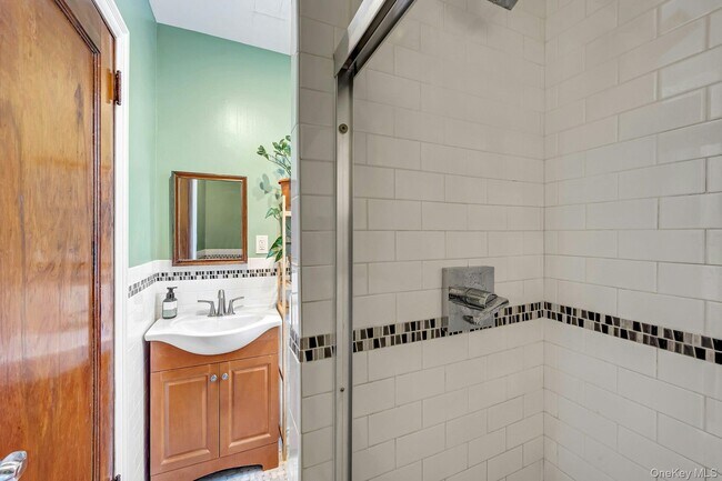 Foto del edificio - 5625 Post Rd