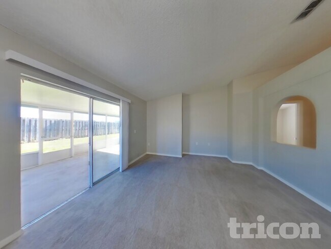 Building Photo - 7121 High Bluff Rd