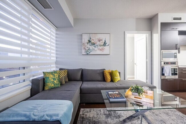 Photo du bâtiment - 5 Sheppard Ave