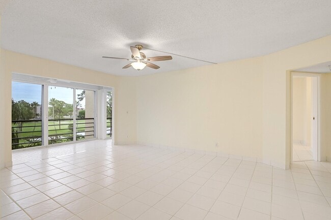 Building Photo - 3810 Via Poinciana
