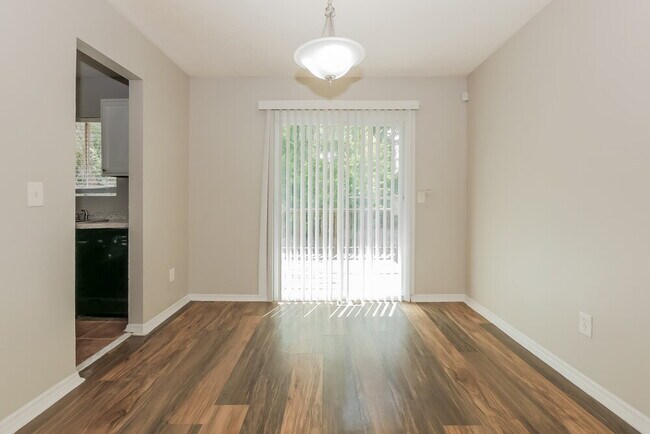 Building Photo - 4522 Doral Dr SW