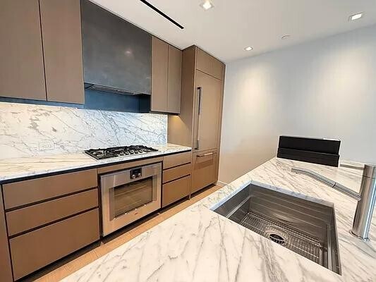 Foto principal - 555 W 22nd St