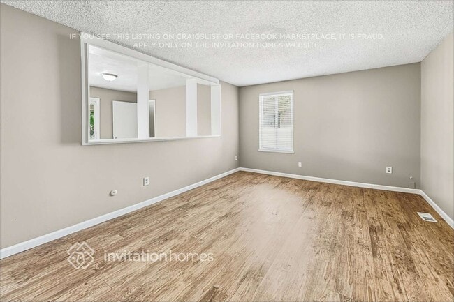 Building Photo - 16372 E Brown Dr