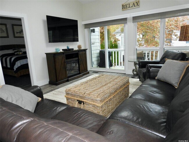 Foto del edificio - 220 Montauk Hwy