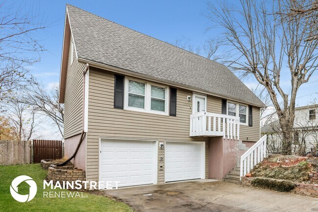 Building Photo - 11520 N Walnut St