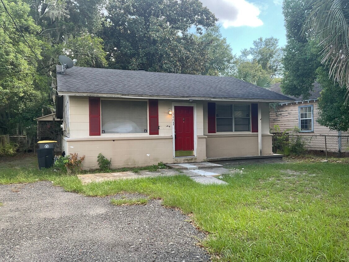 Foto principal - Gorgeous 2BR/1BA Home For Rent!