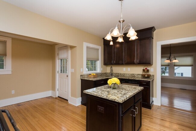 Foto del edificio - 5 Brookline Ave