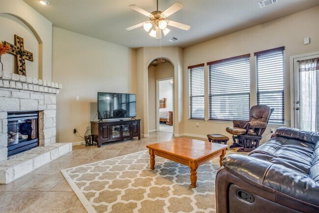 Building Photo - 116 Latitude Ln