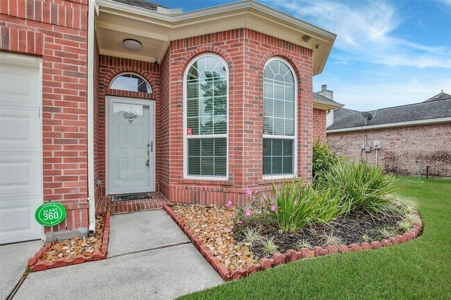 Building Photo - 22110 Falconwood Ln